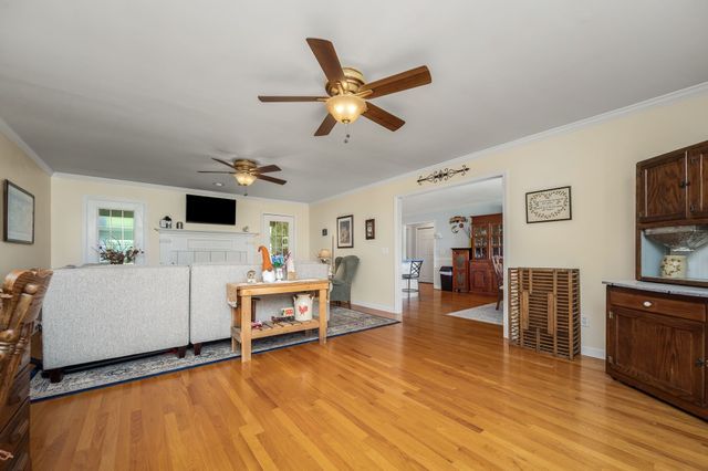 4330 River Ln, Milton, TN 37118