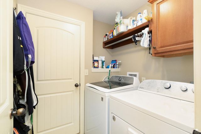 5112 Shadowridge Drive, Manhattan, KS 66503