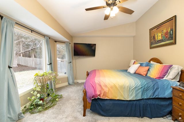 5112 Shadowridge Drive, Manhattan, KS 66503