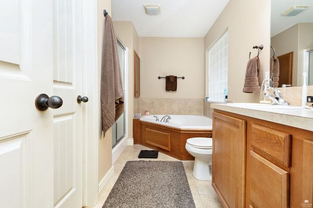 5112 Shadowridge Drive, Manhattan, KS 66503