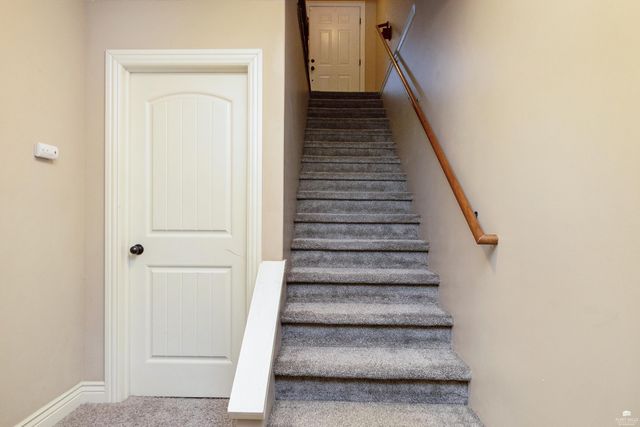 5112 Shadowridge Drive, Manhattan, KS 66503