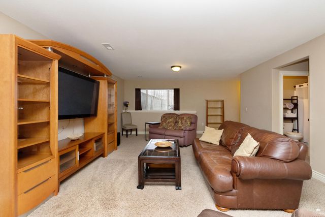 5112 Shadowridge Drive, Manhattan, KS 66503