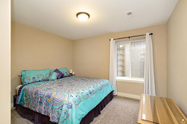 5112 Shadowridge Drive, Manhattan, KS 66503