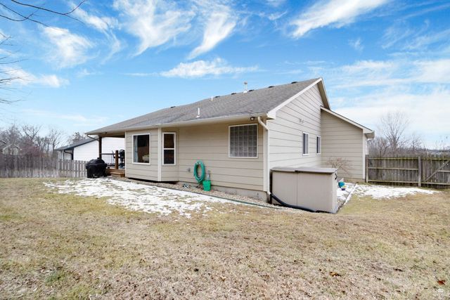 5112 Shadowridge Drive, Manhattan, KS 66503