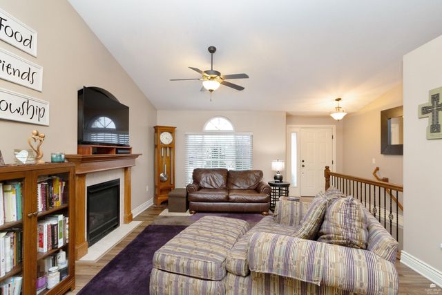 5112 Shadowridge Drive, Manhattan, KS 66503