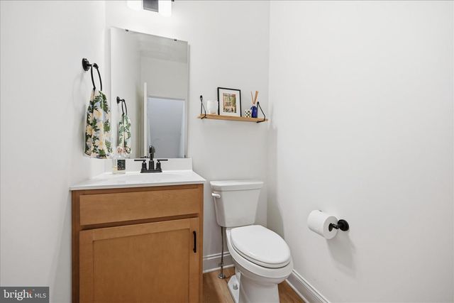 2481 ARTESIAN WAY, Lancaster, PA 17601