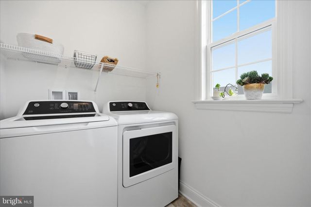 2481 ARTESIAN WAY, Lancaster, PA 17601