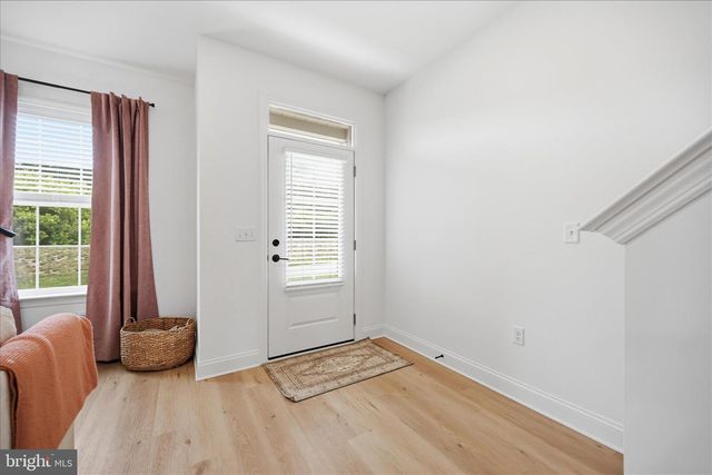 2481 ARTESIAN WAY, Lancaster, PA 17601