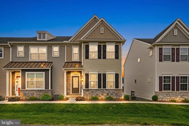 2481 ARTESIAN WAY, Lancaster, PA 17601