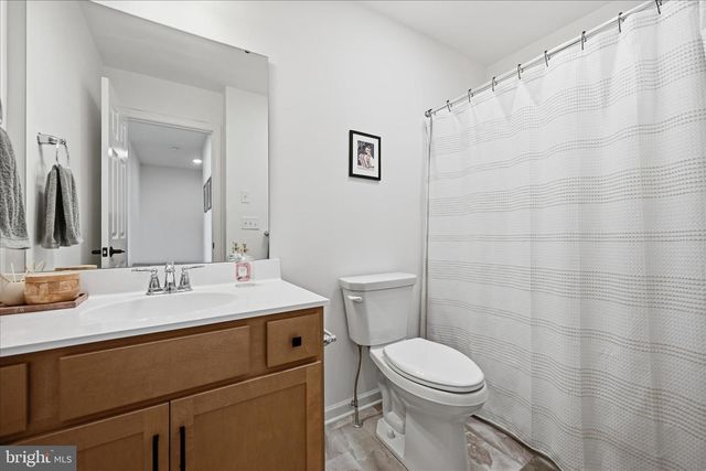 2481 ARTESIAN WAY, Lancaster, PA 17601