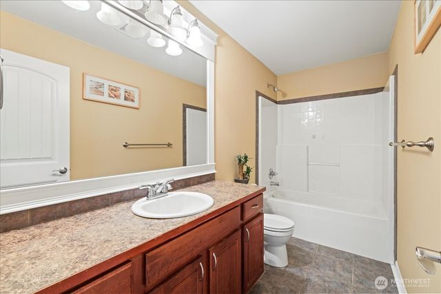 17215 18th Avenue E, Spanaway, WA 98387