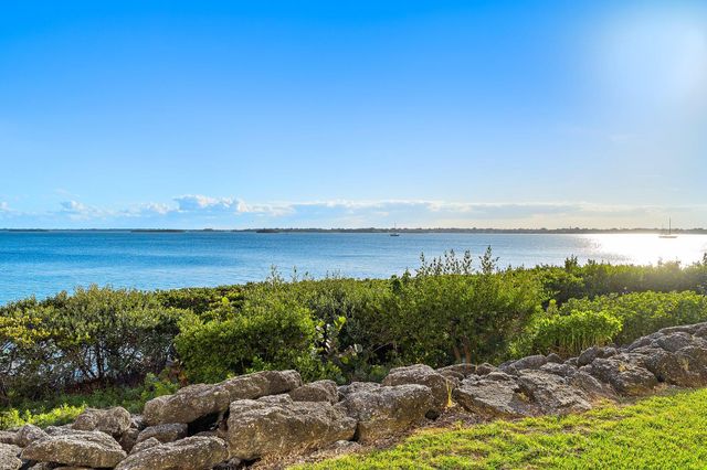 5800 NE Island Cove Way 2107, Stuart, FL 34996