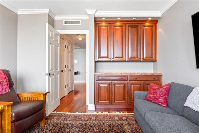 132 E Delaware Place 5906, Chicago, IL 60611