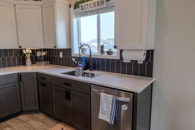 1045 46th Avenue S, Moorhead, MN 56560