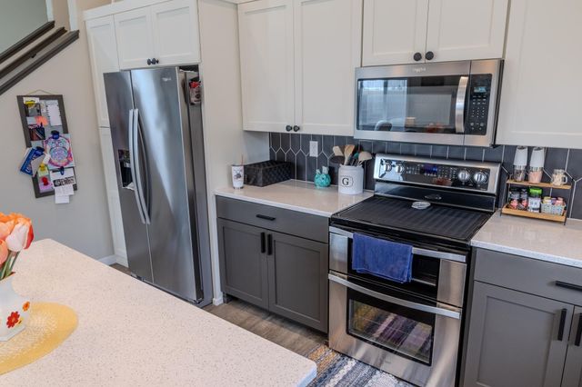 1045 46th Avenue S, Moorhead, MN 56560