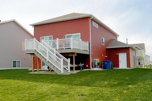 1045 46th Avenue S, Moorhead, MN 56560
