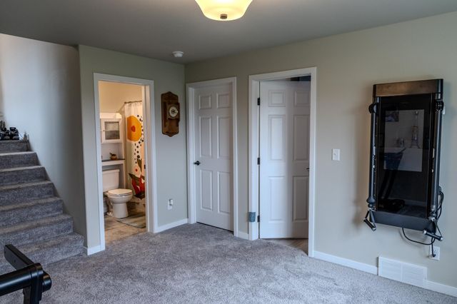 1045 46th Avenue S, Moorhead, MN 56560
