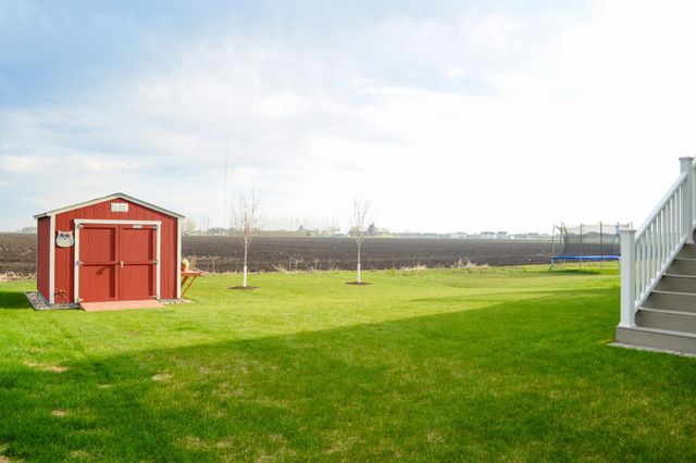 1045 46th Avenue S, Moorhead, MN 56560
