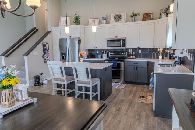 1045 46th Avenue S, Moorhead, MN 56560