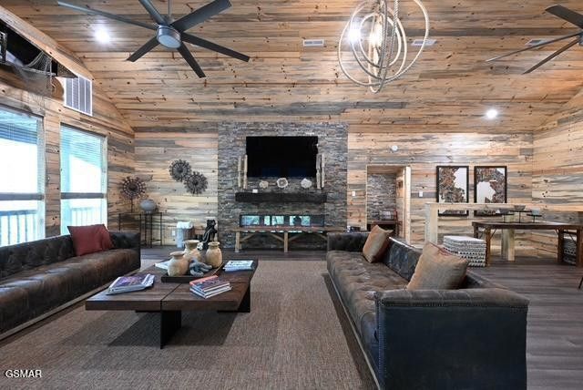 1421 Silver Poplar Lane, Sevierville, TN 37876