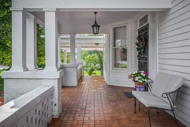 105 N Church St, Sparta, TN 38583