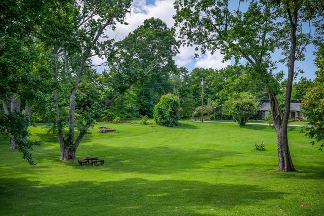 105 N Church St, Sparta, TN 38583