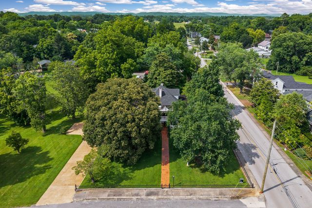 105 N Church St, Sparta, TN 38583