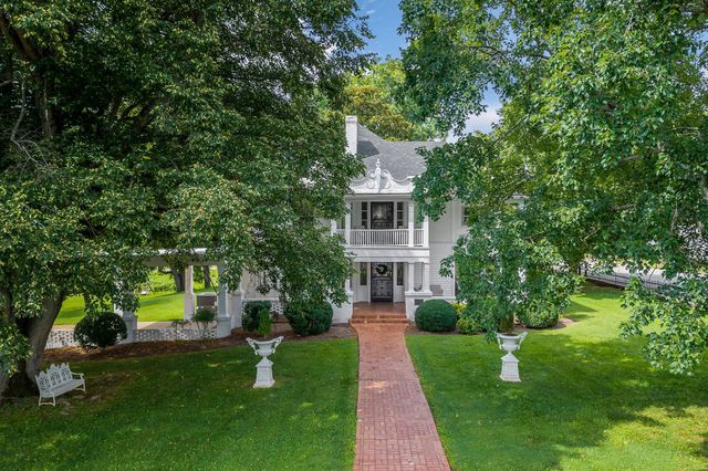 105 N Church St, Sparta, TN 38583