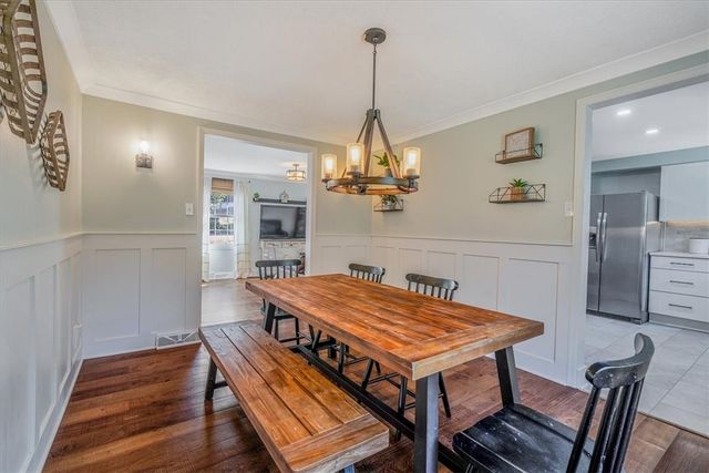 362 Toura Dr, Pleasant Hills, PA 15236