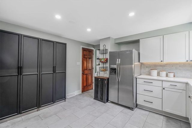 362 Toura Dr, Pleasant Hills, PA 15236