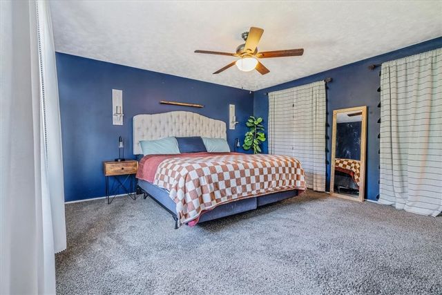 362 Toura Dr, Pleasant Hills, PA 15236