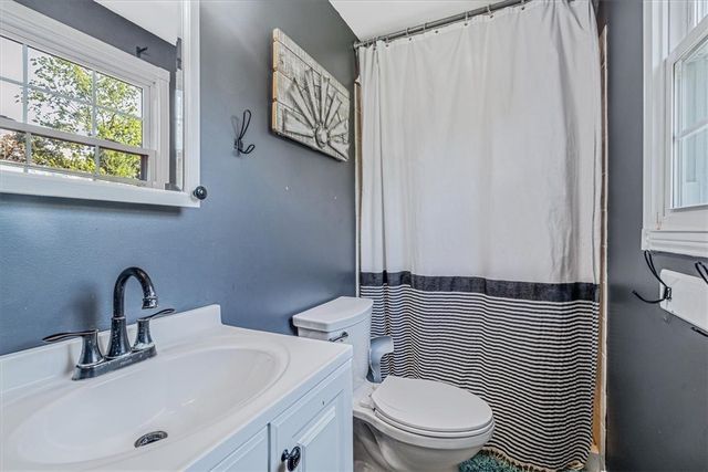 362 Toura Dr, Pleasant Hills, PA 15236