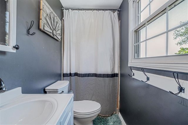 362 Toura Dr, Pleasant Hills, PA 15236