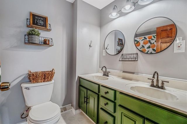 362 Toura Dr, Pleasant Hills, PA 15236