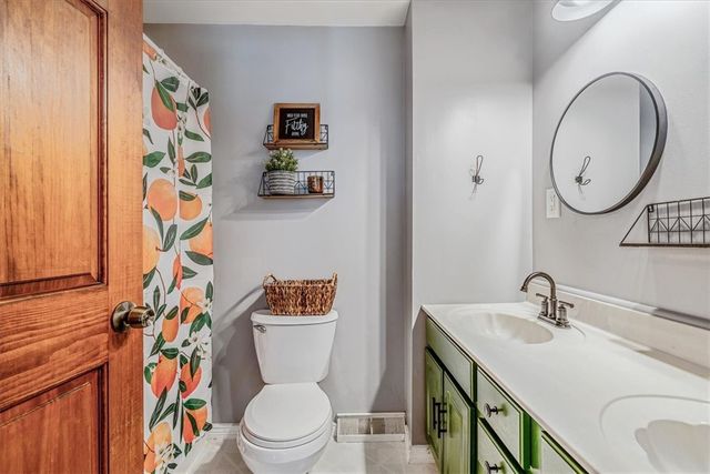 362 Toura Dr, Pleasant Hills, PA 15236