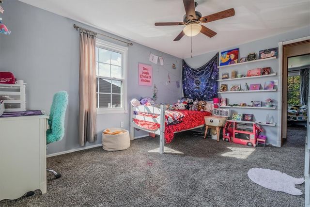 362 Toura Dr, Pleasant Hills, PA 15236