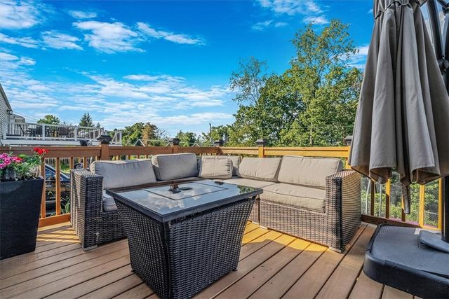 362 Toura Dr, Pleasant Hills, PA 15236