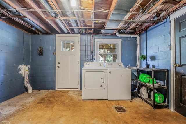 362 Toura Dr, Pleasant Hills, PA 15236