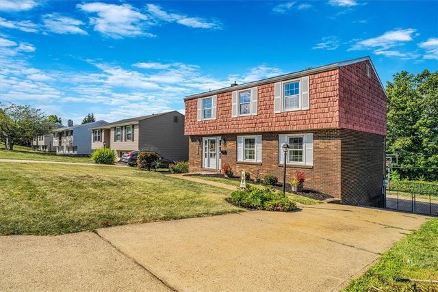 362 Toura Dr, Pleasant Hills, PA 15236