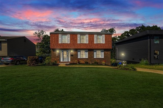 362 Toura Dr, Pleasant Hills, PA 15236