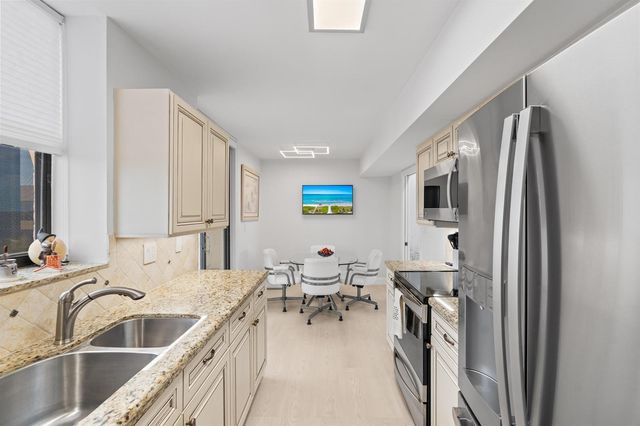 7209 Promenade Drive 802, Boca Raton, FL 33433