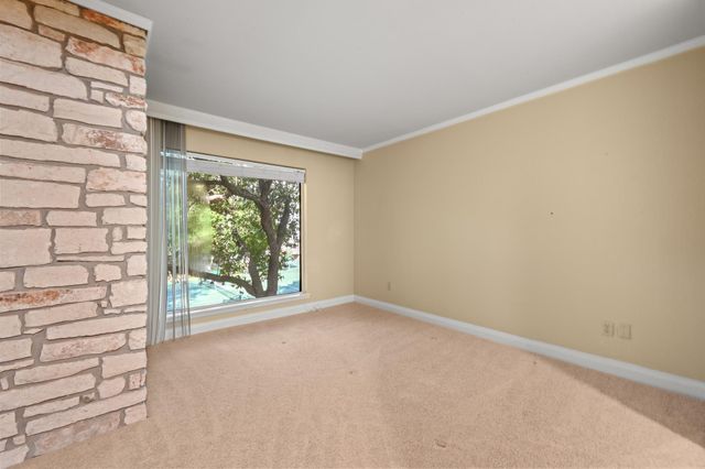 176 World Of Tennis SQ, Lakeway, TX 78734