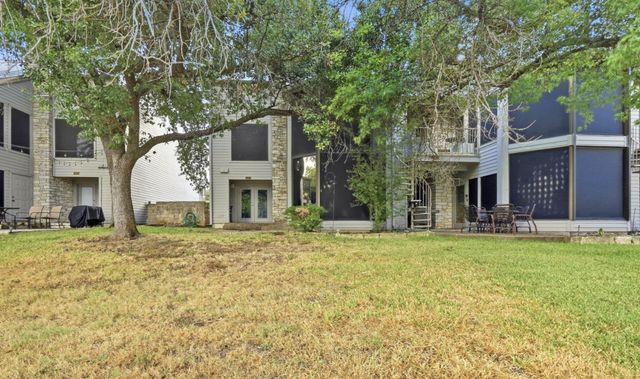 176 World Of Tennis SQ, Lakeway, TX 78734