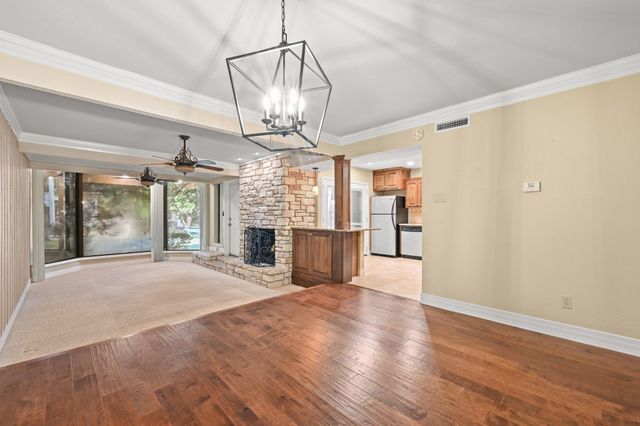 176 World Of Tennis SQ, Lakeway, TX 78734