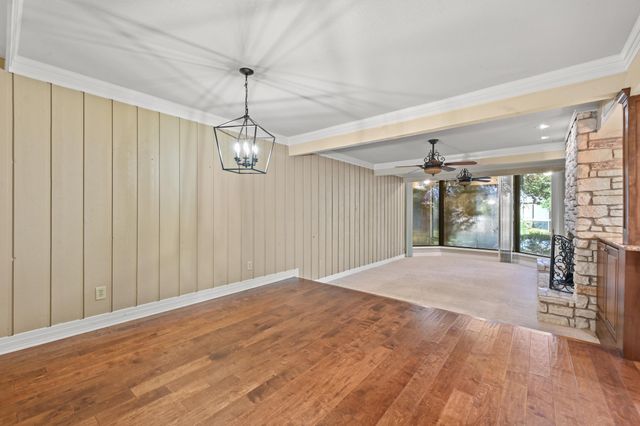176 World Of Tennis SQ, Lakeway, TX 78734