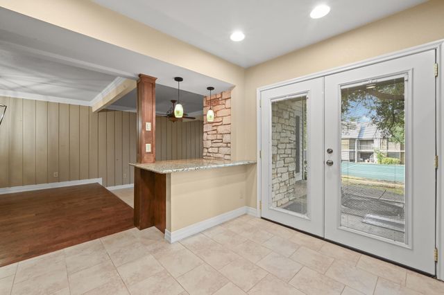 176 World Of Tennis SQ, Lakeway, TX 78734