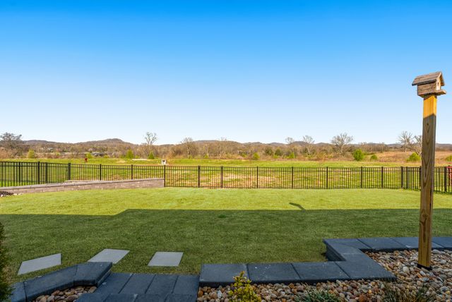 3476 Burgate Trl, Thompsons Station, TN 37179