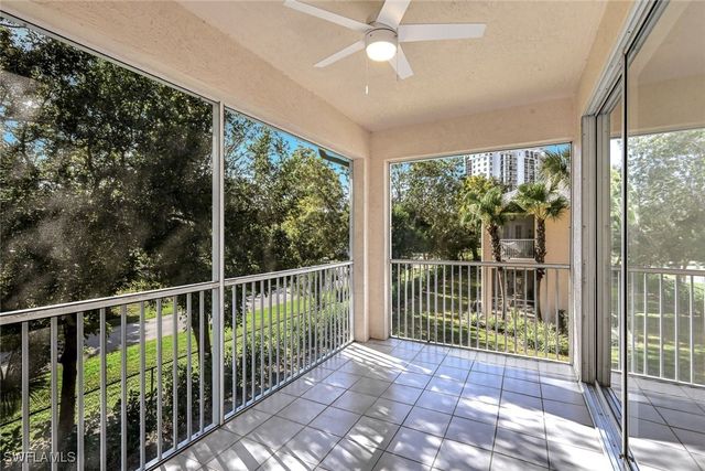 675 Wiggins Lake DR 202, Naples, FL 34110