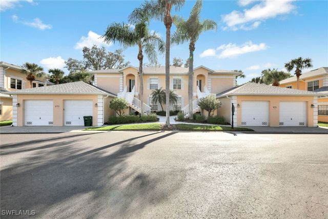 675 Wiggins Lake DR 202, Naples, FL 34110