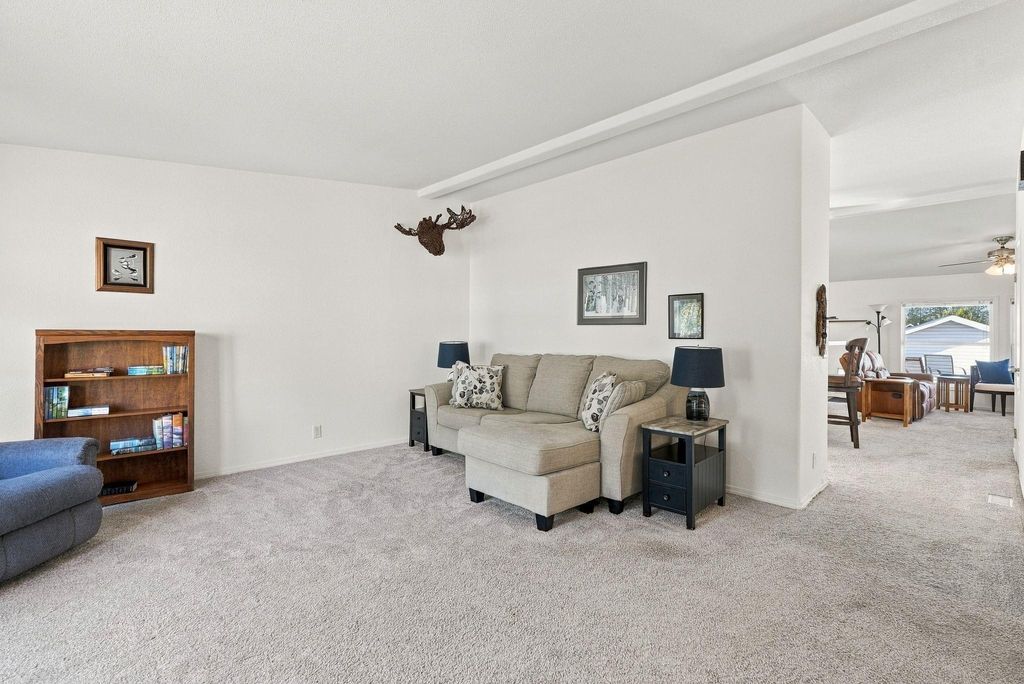 10425 N MAXIMILIAN Ln, Nine Mile Falls, WA 99026 photo 5